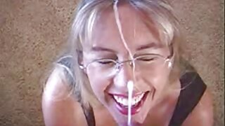Chiến lợi phẩm Babe Carmen với khổng lồ giả mạo tits fucks cứng doggy xxx hàn quốc không che phong cách làm việc vinh quang lỗ