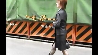 Nghịch xxxhanquoc ngợm và đẹp nhật bản bà quỳ xuống đến hút một ngon dương vật