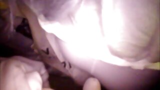 Sexy tranny trong bộ bikini Andrea Dimaggio quyến rũ hồ bơi con trai và cho anh ta xxx video han một blowjob
